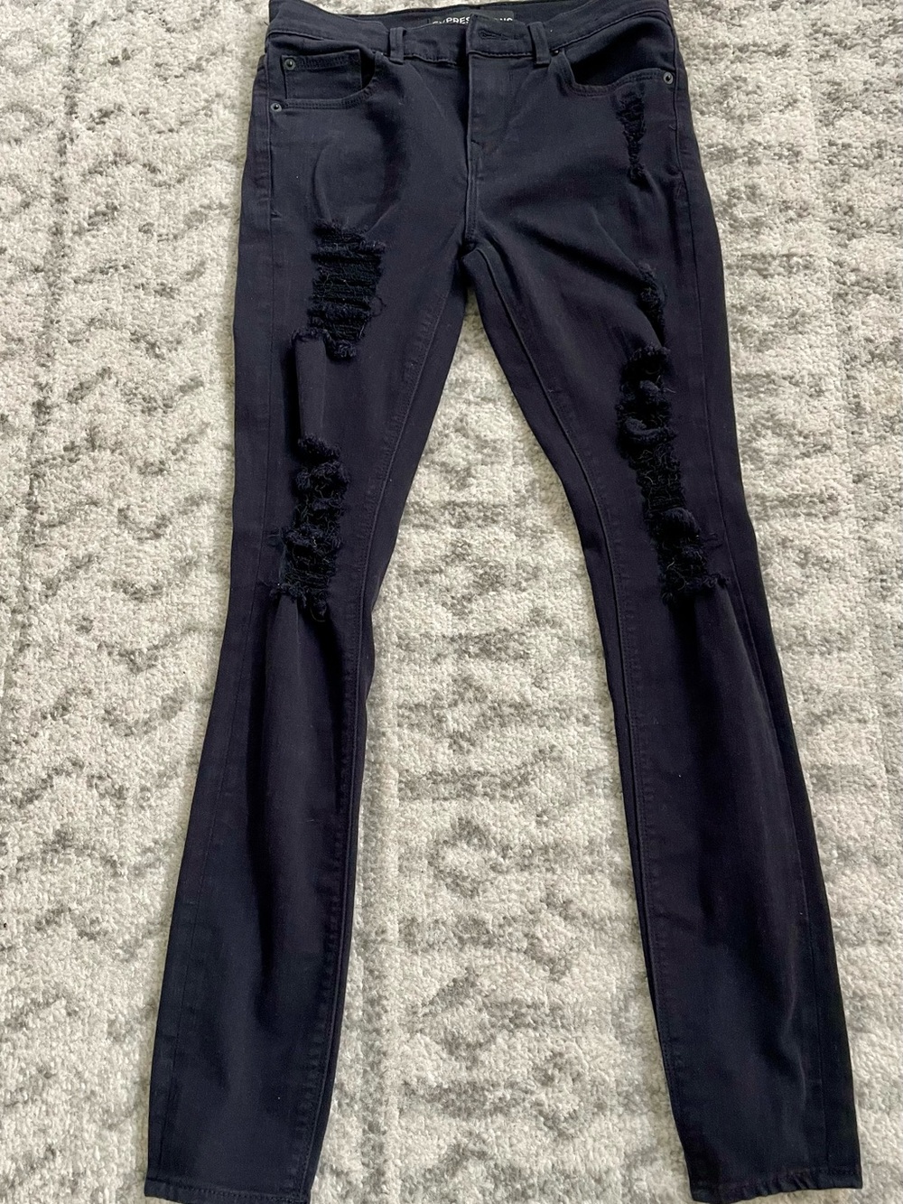 Express Women's Black Distressed Skinny Jeans